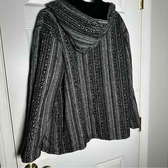 Kathmandu Imports, Black and Whjte Tribal, Heavy Winter Coat, Unisex - Picture 3 of 11